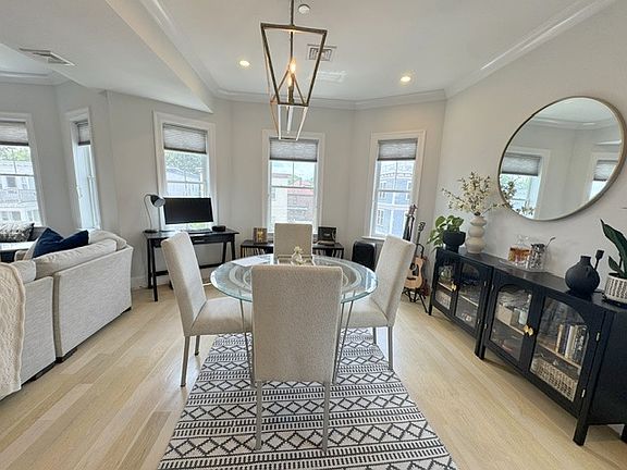 5th image of 22 Roseclair St Floor 3