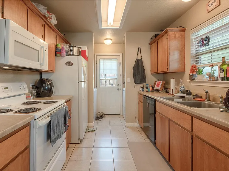 104 Yegua Cir — Photo 9