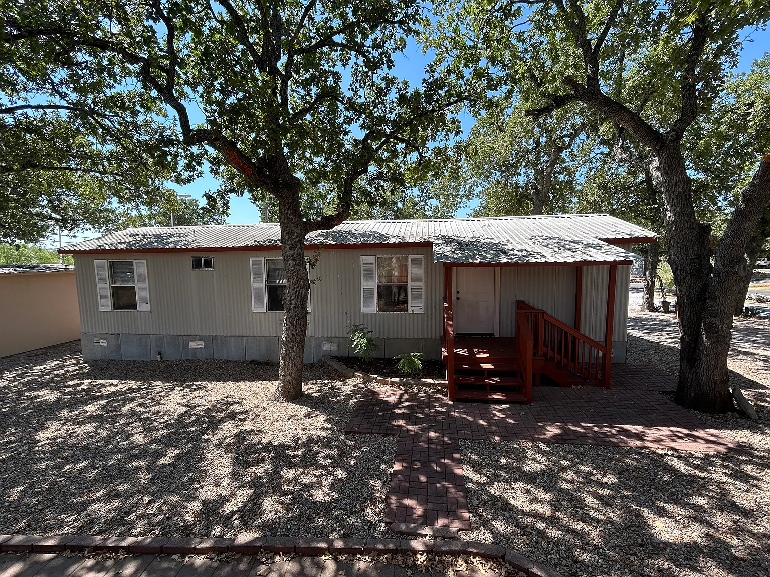 2 bed, 764 sqft, $1,550 — Photo 1