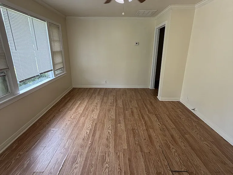 945 Trinidad St — Photo 2