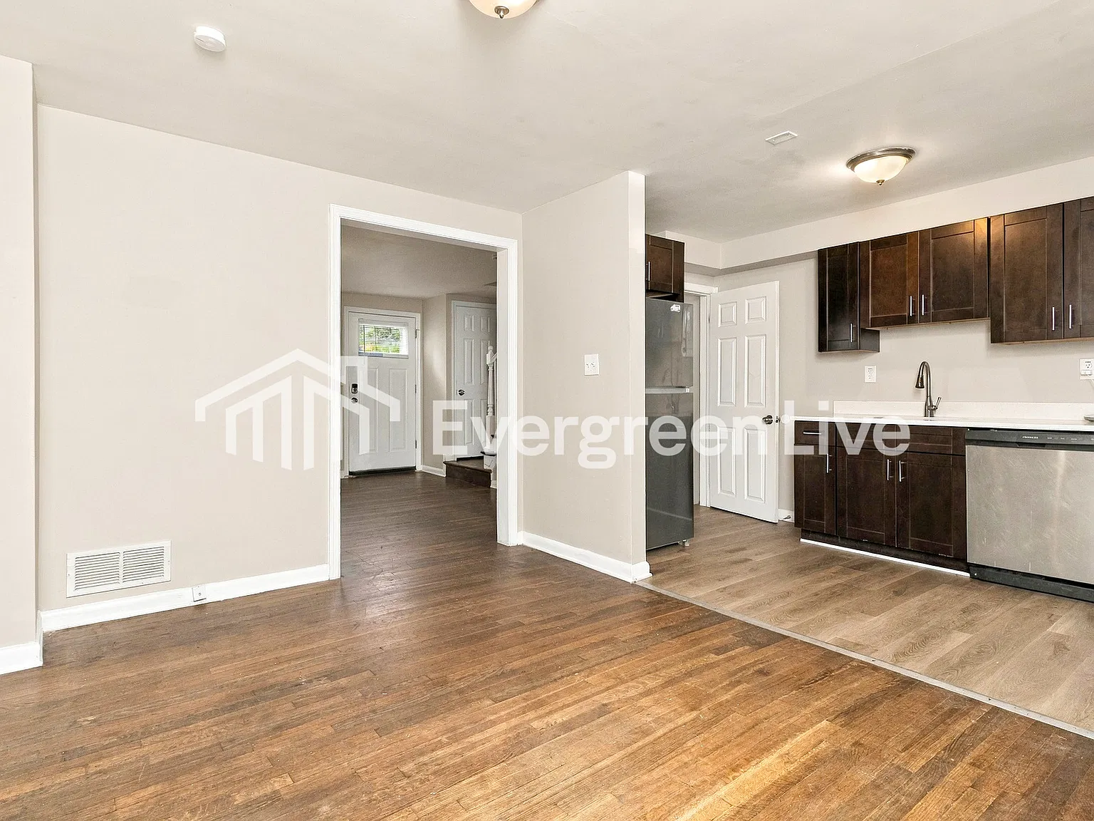 4 bed, 2.0 bath, 1500 sqft, $1,945 — Photo 4