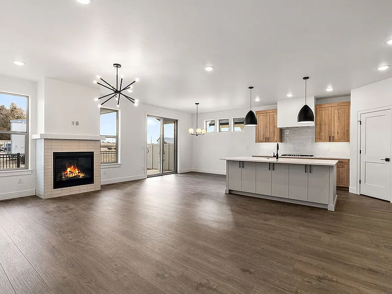 1806 N Black Elm Ln — Photo 14