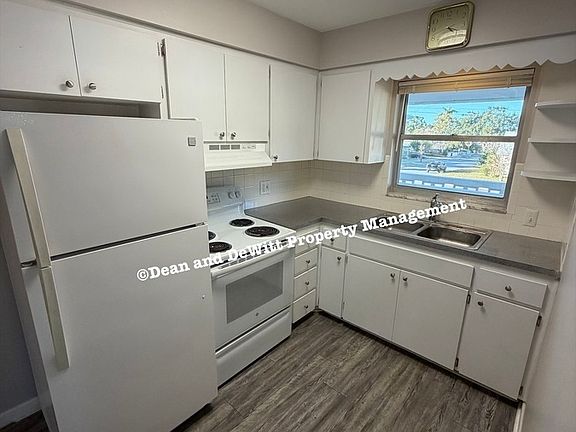 5th image of 800 30th Ave N APT 8