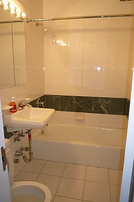 Rented by Alexander Hidalgo, Inc. | media 41