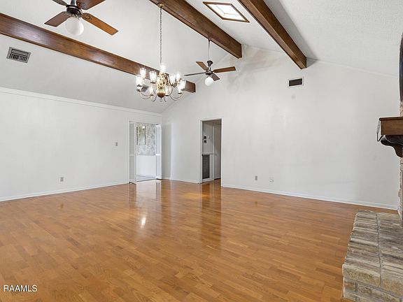 5th image of 206 Persimmon Pl