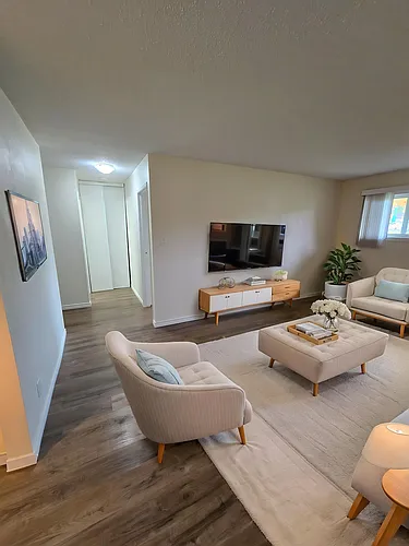 4001 Enemark Cres #2/3 Photo 1