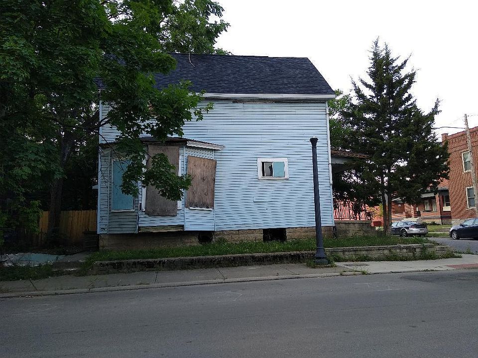 2nd image of 443 Oakwood Ave