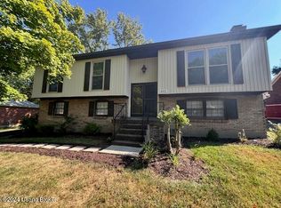 4801 Nottinghamshire Dr, Jeffersontown, KY 40299