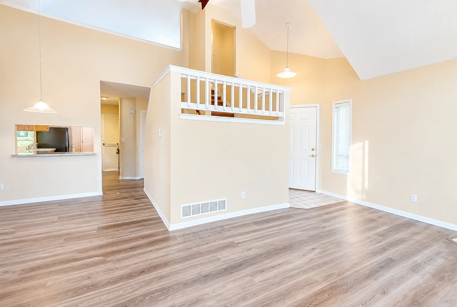 2 bed 2 bath 2 car garage home near bike trails! — Photo 3
