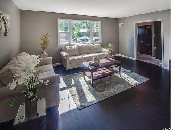 3rd image of 846 Greenshire Ct