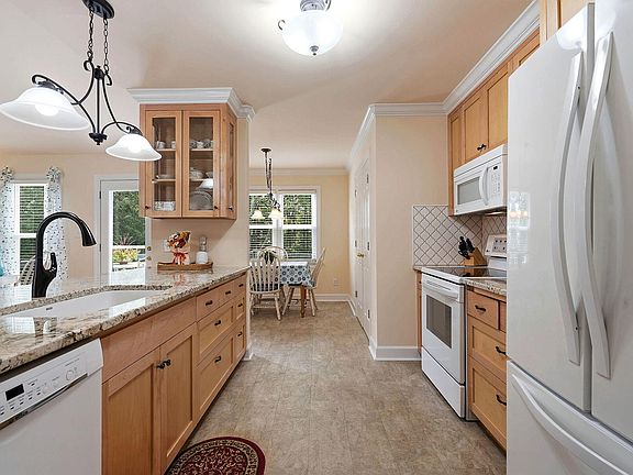 4th image of 9317 Dawnshire Rd