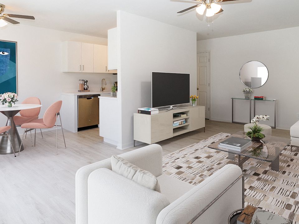 Colony Park by Heatherwood Luxury Rentals