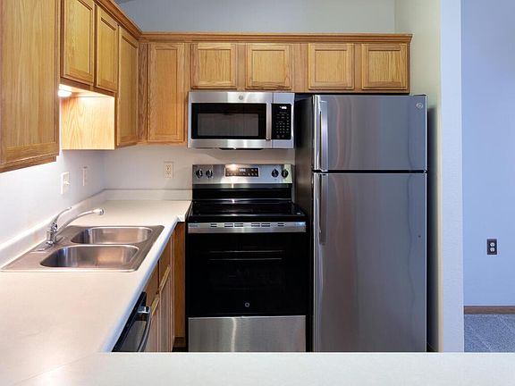 3rd image of 1321 Lake Dr W APT 320