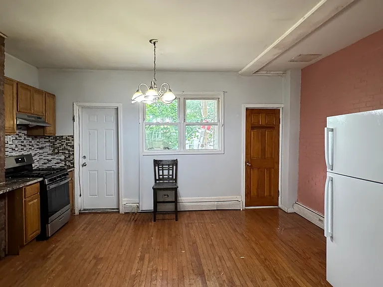 Mallory Ave — Photo 5