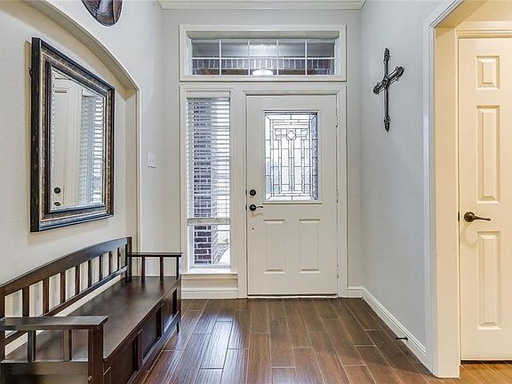 3rd image of 9400 Gleneagles Cir