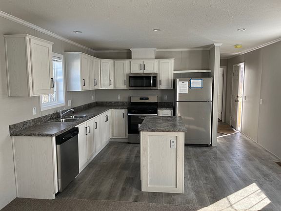 2nd image of 72 Nettie Ave #72