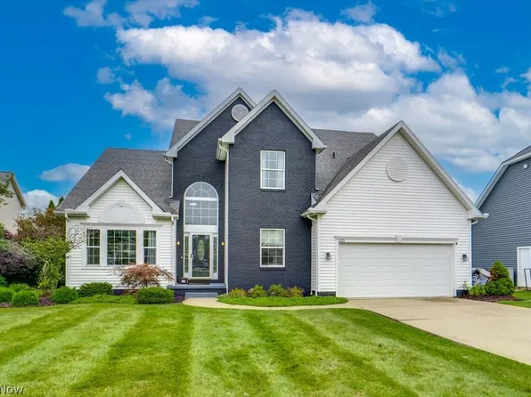 325 Fieldcrest Dr, Akron, OH 44333