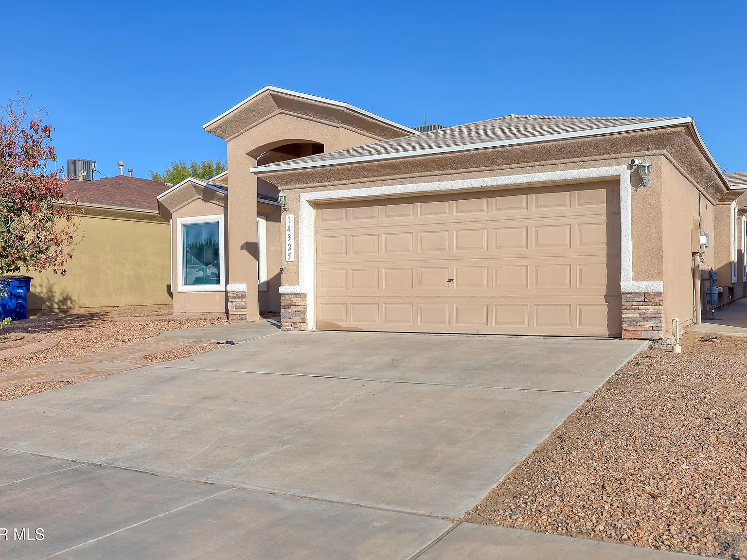3 bed, 2.0 bath, 1516 sqft, $1,795 — Photo 2
