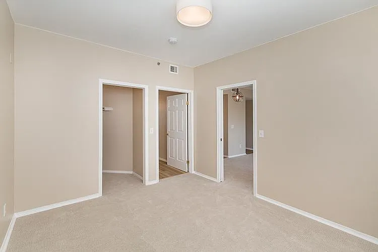 5240 S Shalom Park Cir — Photo 8