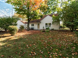 5304 S 51st St, Greenfield, WI 53220