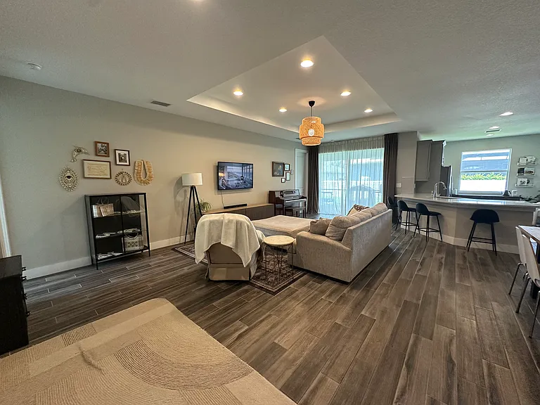 1228 NW 36th Pl — Photo 5