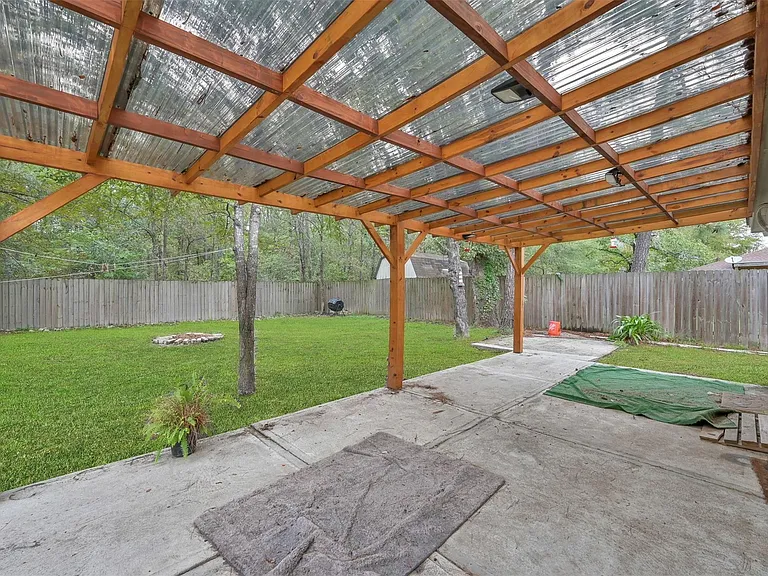 16858 Gleneagle Dr N — Photo 27