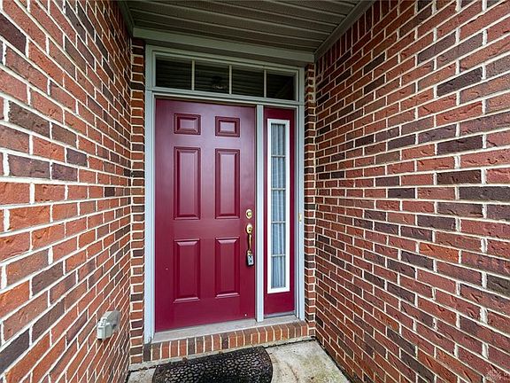 4th image of 746 Deerhurst Dr