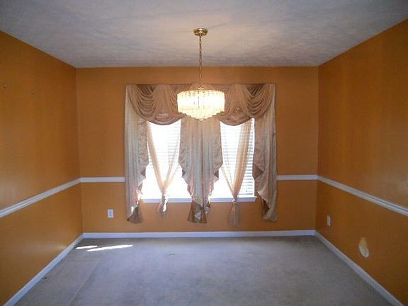 4th image of 411 Yellow River Ln