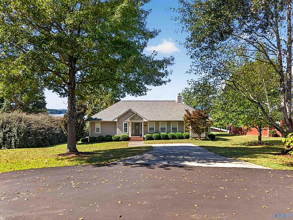 3rd image of 266 Robert Davis Rd