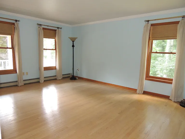 12 Cardinal Ln — Photo 5