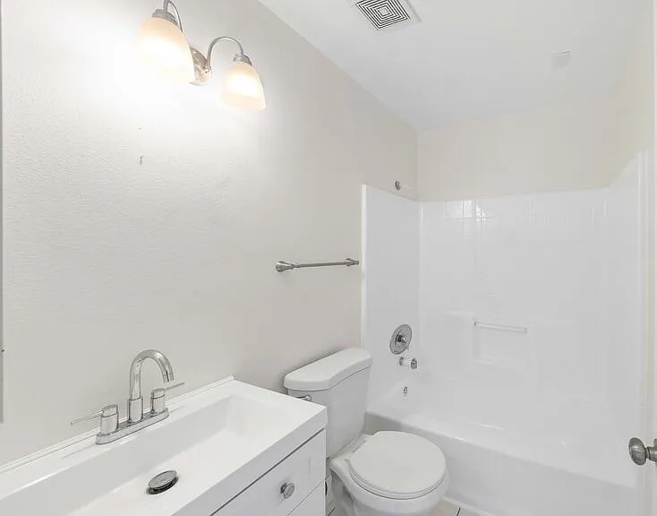 14112 Delano St #2 — Photo 9