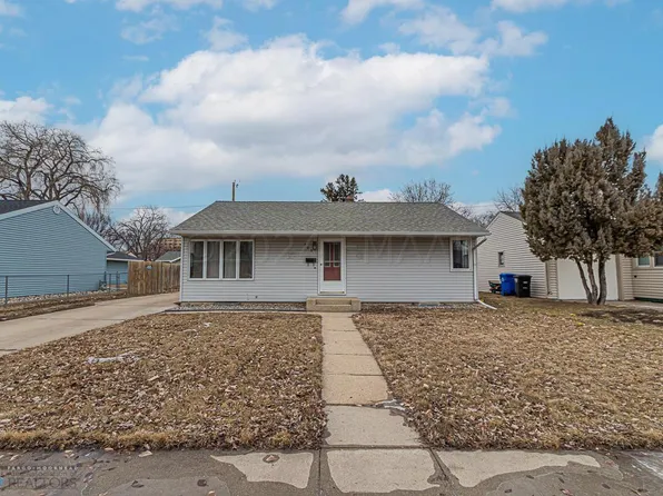 409 23rd Ave N, Fargo, ND 58102