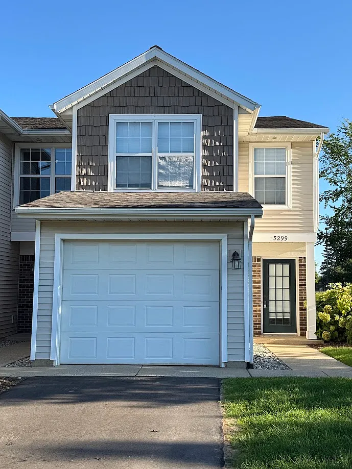 3 bed, 2.5 bath, 1650 sqft, $2,395 — Photo 1