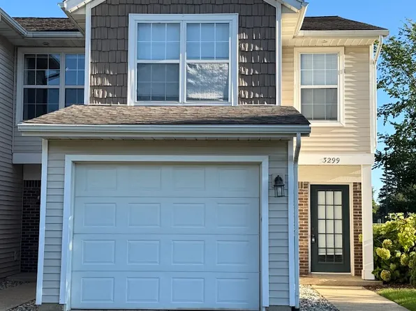 3299 Park Ridge Ln NE, Grand Rapids, MI 49525