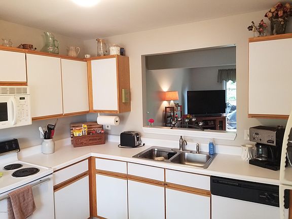 3rd image of 4207 Sawkaw Dr NE #14