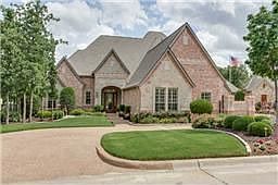 Front with circle drive way