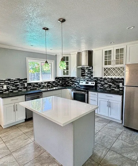 5554 Indiana Dr — Photo 4