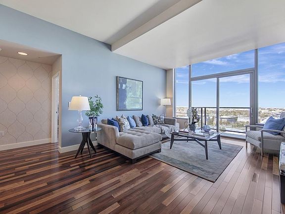 5th image of 38 N Almaden Blvd Unit 2019