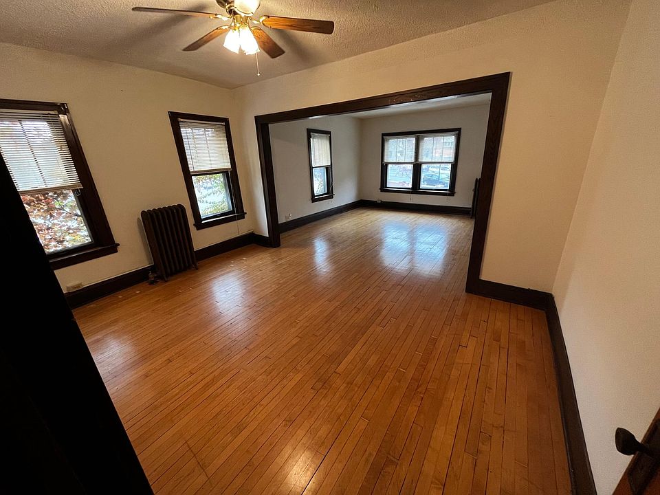 2nd image of 2519 Hennepin Ave