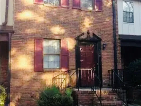 620 Valley Crest Dr, Birmingham, AL 35215