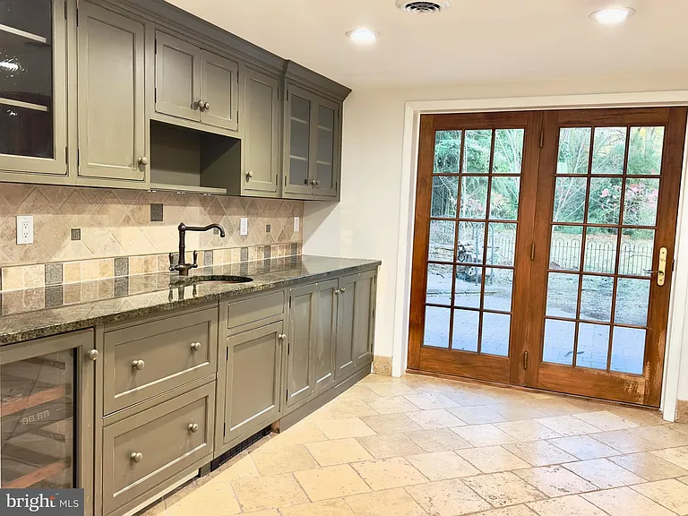 1 High Acres Dr — Photo 3