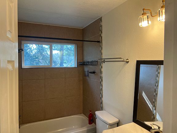 4th image of 12103 Hedgedown Dr