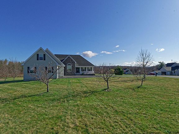 2nd image of 14 Camber Ct