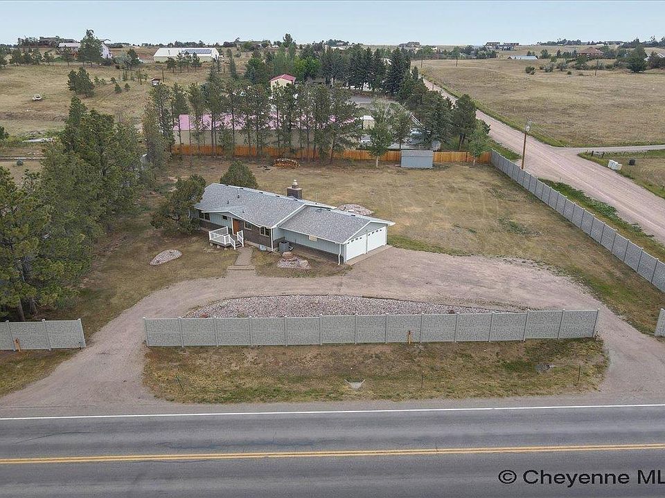 1st image of 852 E Riding Club Rd