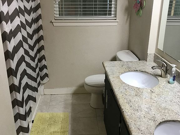 5th image of 409 Oak Vista Dr
