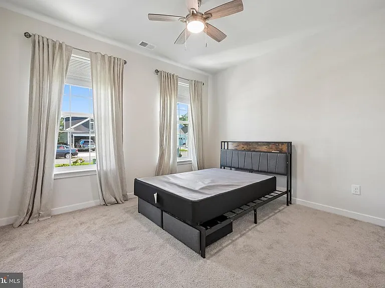 235 Congressional Ct — Photo 19
