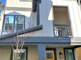 521 W Tribella Ct, Santa Ana, CA 92703