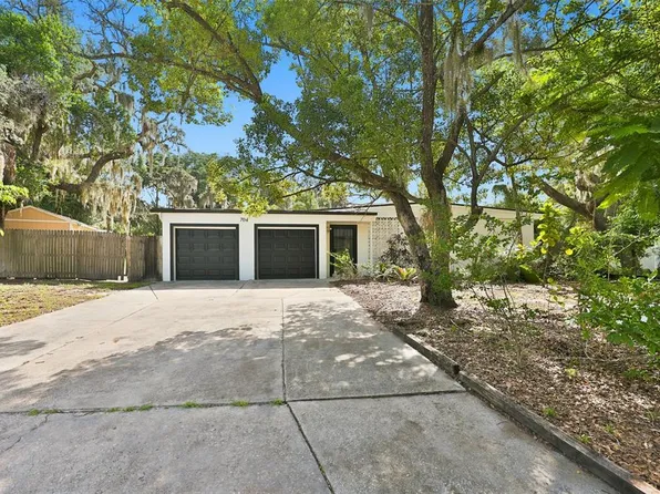 704 E River Dr, Temple Terrace, FL 33617