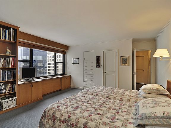 4th image of 115 E 9th St APT 19F
