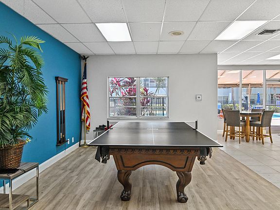 5th image of 2800 SW 22nd Avenue #117